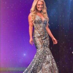 Beautiful Jovani gown